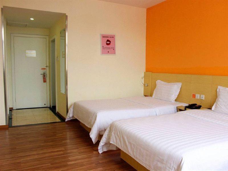 7Days Inn Dongguan Conference & Exhibition Center Buitenkant foto
